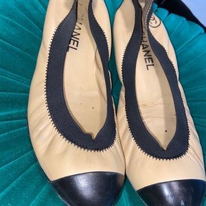 CHANEL tan and black leather flats